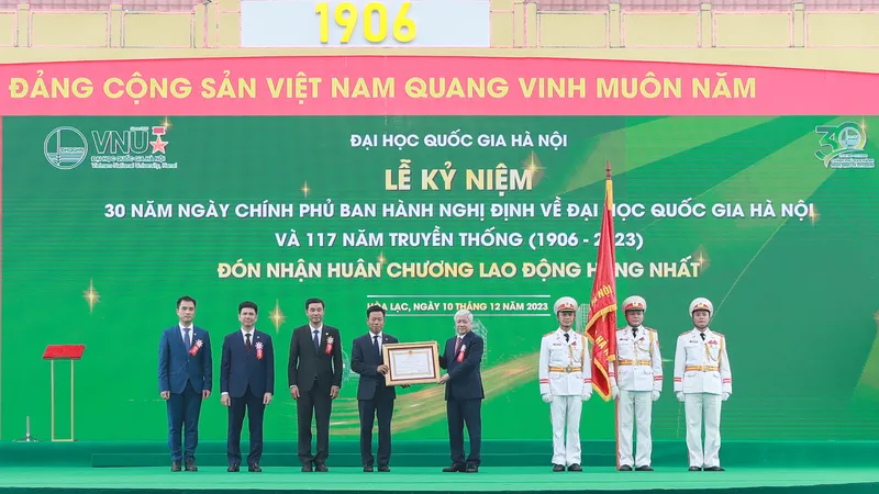 Tổng Bí thư Nguyễn Phú Trọng tin tưởng Đại học Quốc gia Hà Nội được xếp hạng trong nhóm 500 đại học hàng đầu thế giới vào năm 2030