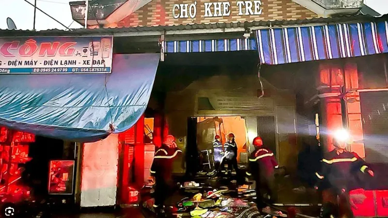 Trợ giúp tiểu thương vụ cháy chợ Khe Tre