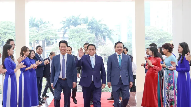Đào tạo đội ngũ cán bộ tài nguyên - môi trường đủ năng lực, phẩm chất