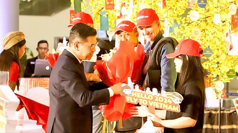 Gần 20.000 du khách quốc tế đến Đà Nẵng, Phú Quốc, Đồng Tháp