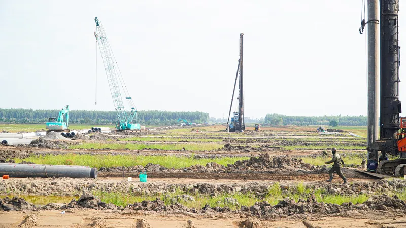 Đẩy mạnh thí điểm dùng cát biển làm vật liệu san lấp
