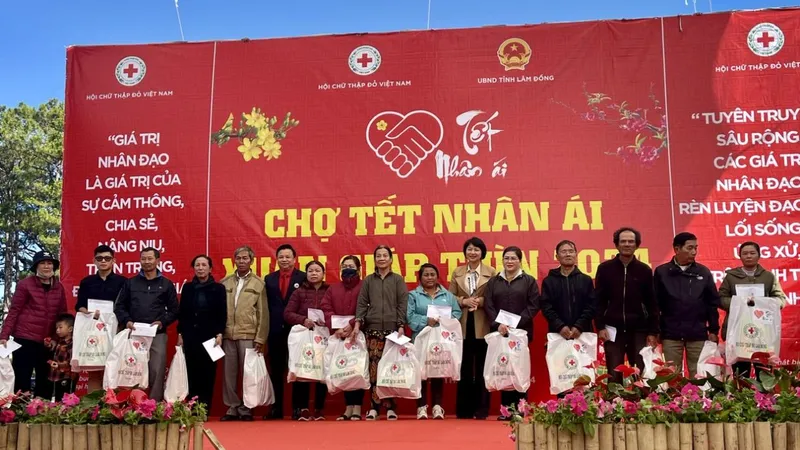 TH true MILK mang Tết Nhân ái đến Lâm Đồng và Đắk Nông