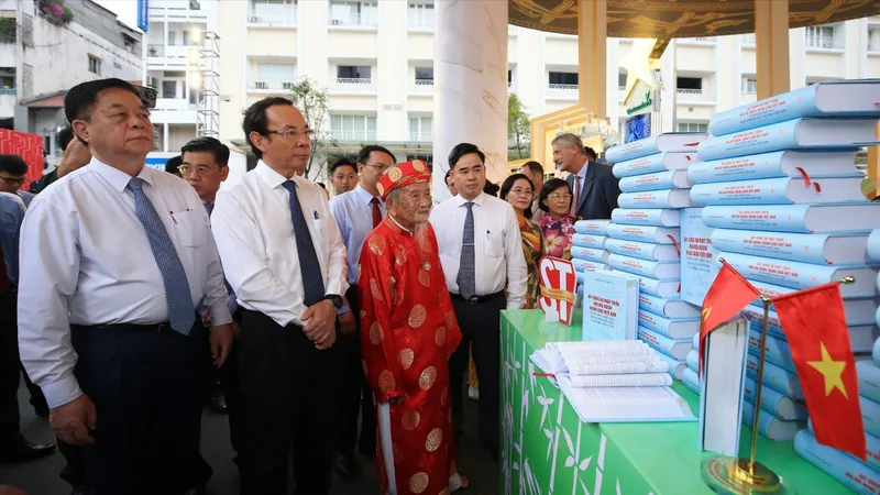 Khai mạc Lễ hội Đường sách Tết Giáp Thìn năm 2024