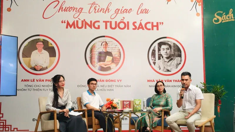 Lì xì sách - nét đẹp mới của những ngày xuân