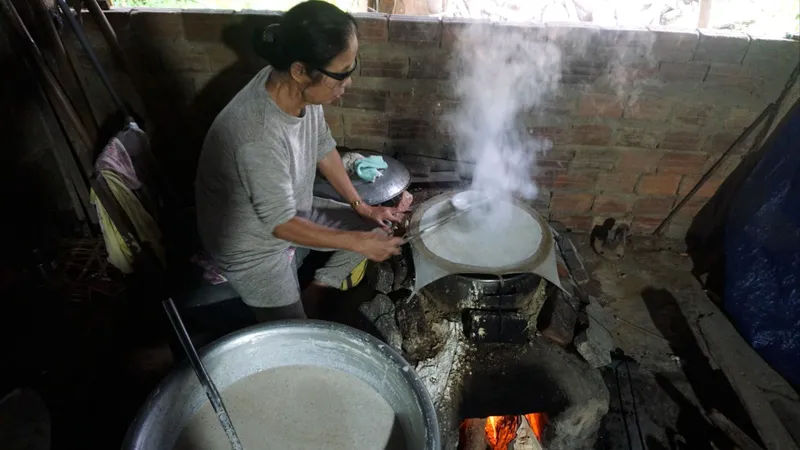 Nghề làm bánh tráng Túy Loan được đưa vào Danh mục di sản văn hóa phi vật thể quốc gia