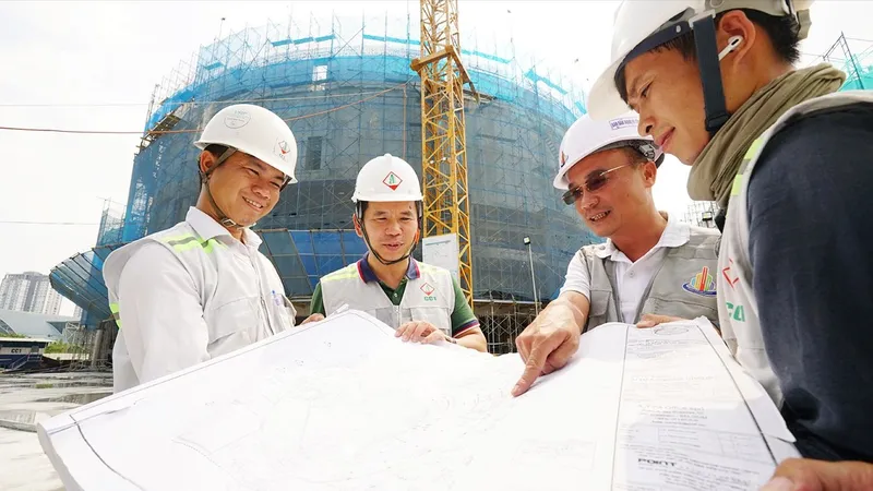 Tất bật trên các công trình trọng điểm