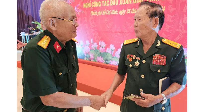 Quân khu 7 gặp mặt đại biểu cán bộ cao cấp Quân đội nghỉ hưu, nghỉ công tác