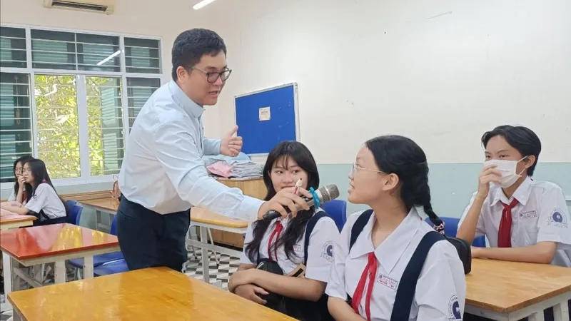 Hơn 1.000 học sinh, phụ huynh khối 9 trải nghiệm thực tế môi trường học tập cấp THPT