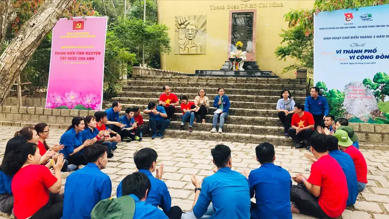 Đưa tuổi trẻ vào thực tiễn sinh động của đất nước