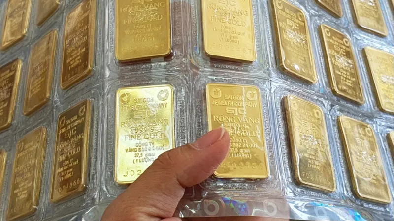 Thủ tướng yêu cầu xử nghiêm hành vi buôn lậu, thao túng, đầu cơ trục lợi, đẩy giá vàng miếng