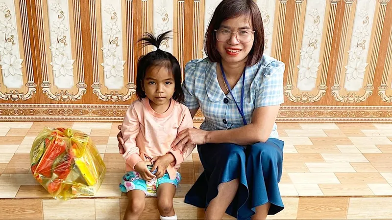Cháu Y Kiều Phương chờ ngày tự đi trên đôi chân của mình