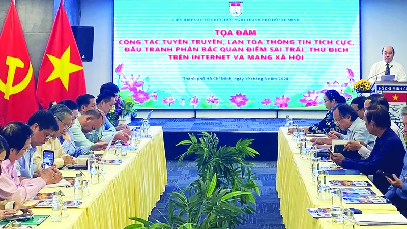 Tăng sức chiến đấu chống phần tử cơ hội chính trị