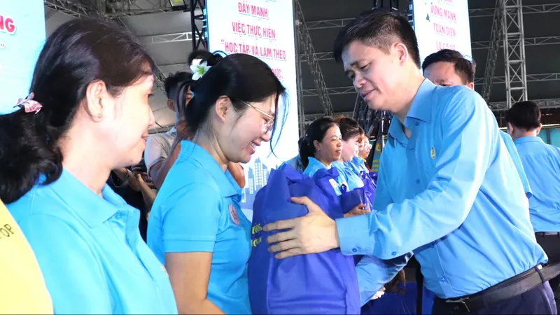 TPHCM bắt đầu Tháng Công nhân lần thứ 16 bằng nhiều hoạt động vui tươi, thiết thực