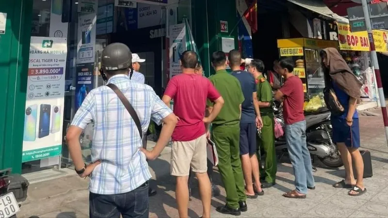 Đã bắt được 3 nghi can người nước ngoài trộm điện thoại tại Nha Trang