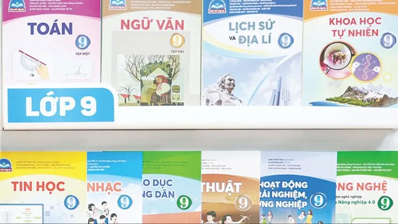 Bộ GD-ĐT: Trước 15-8, cung ứng đủ SGK năm học 2024-2025