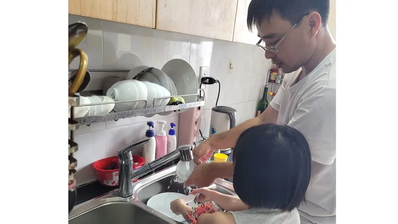 Hãy để “bão giông” bên ngoài cánh cửa