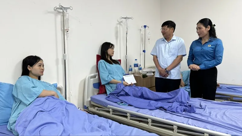 Vụ ngộ độc thực phẩm ở tỉnh Vĩnh Phúc: Phối hợp điều tra, hỗ trợ kịp thời cho công nhân