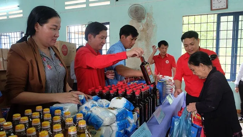 Phiên chợ nhân đạo ở vùng núi Quảng Ngãi