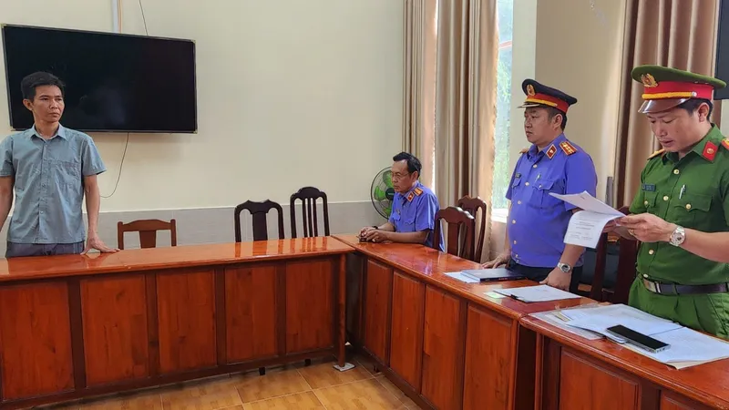 Bắt nguyên chủ tịch xã, cán bộ địa chính xã Bãi Thơm, TP Phú Quốc