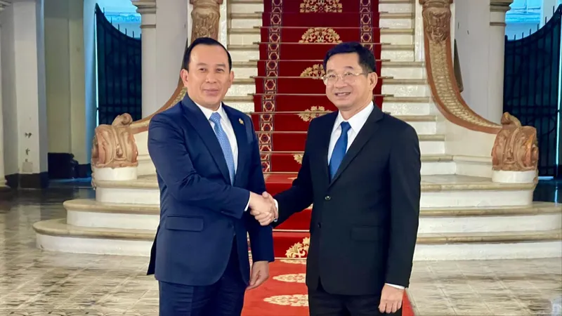 Quang cảnh buổi tiếp. Ảnh: PHƯƠNG NAM 