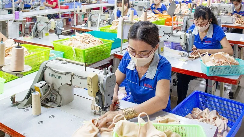 Xây dựng thương hiệu cho hàng Việt - Việc cần làm ngay - Bài 3: Áp lực hàng giả, hàng nhái