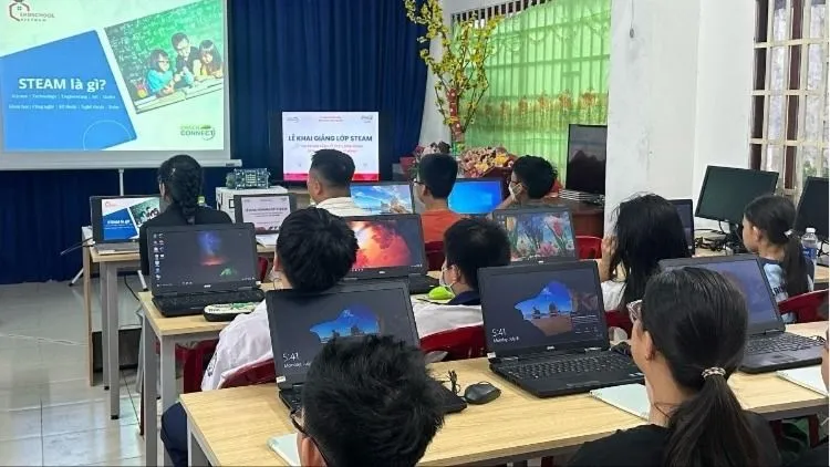Coca-Cola Việt Nam khai giảng chương trình trải nghiệm hè STEAM 2024