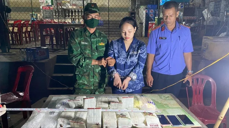 Bắt giữ đối tượng Nhi cùng tang vật