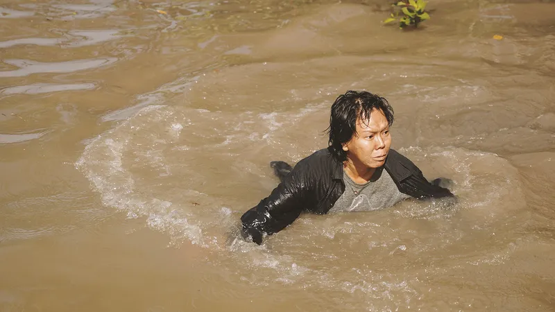 Nghệ sĩ Việt Hương; Đã mê nghề, cực mấy cũng chịu được!