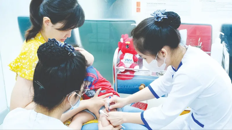 Tiếp nhận 21 triệu liều vaccine cho tiêm chủng mở rộng
