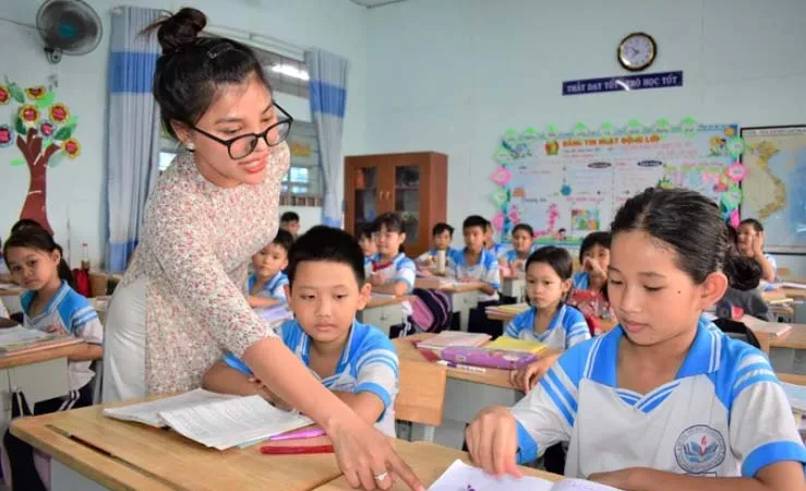 Đề xuất chính sách đãi ngộ giáo viên ở ngoại thành