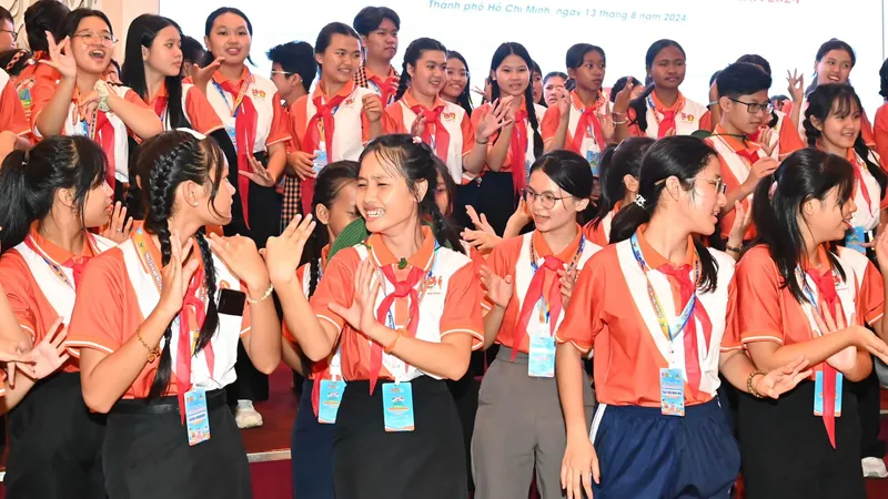 Gắn kết thiếu nhi ba nước Việt Nam - Lào - Campuchia
