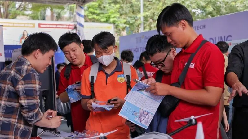 Doanh nghiệp tuyển dụng hơn 3.500 sinh viên HUTECH