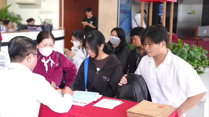 Thí sinh đăng ký xét tuyển tại SIU