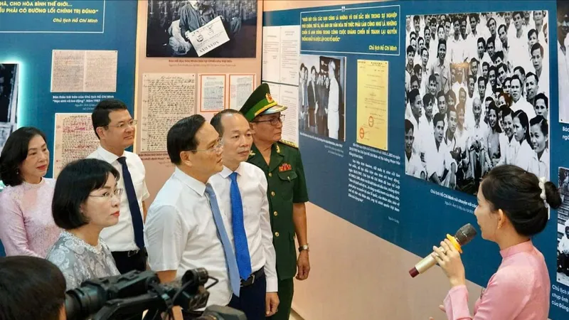 Khai mạc triển lãm Hình ảnh Chủ tịch Hồ Chí Minh trên báo chí cách mạng Việt Nam