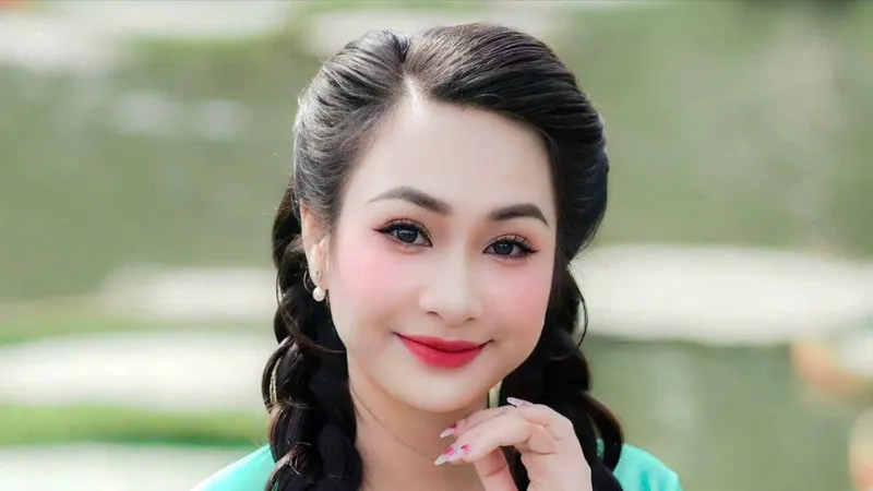 Ca sĩ Lê Thu Hiền: Ngọt ngào câu hát dân ca