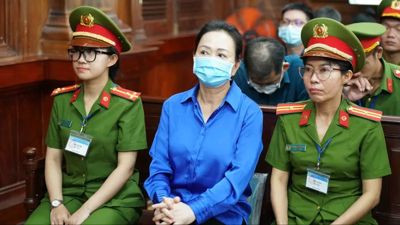 Bị cáo Trương Mỹ Lan tại phiên tòa trước đó. Ảnh: HOÀNG HÙNG