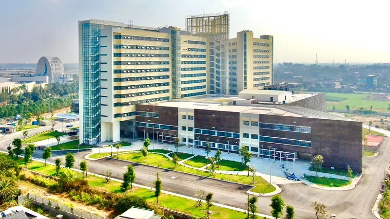 Dự án xây dựng bệnh viện, trường học tiền tỷ: Tăng tốc về đích