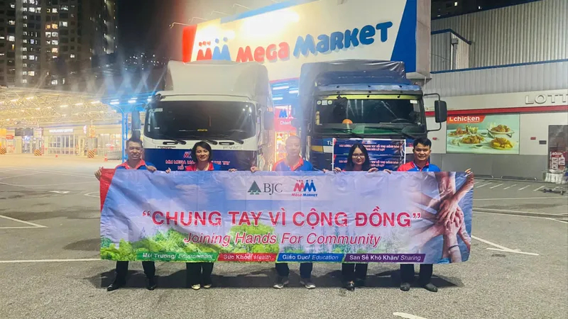Thêm nhiều chuyến hàng thiết yếu đến với bà con bị ảnh hưởng bởi bão lũ