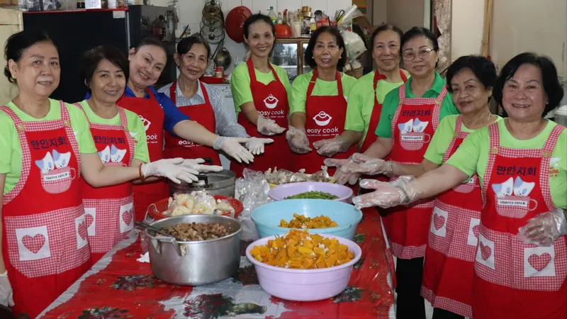Vun bồi khối đại đoàn kết toàn dân: Thắm đượm nghĩa tình