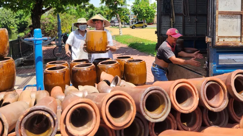 Phố gốm sứ Lái Thiêu vào mùa