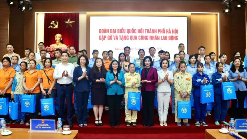Phát huy khí thế 70 năm Ngày Giải phóng Thủ đô, xây dựng Hà Nội phát triển nhanh, bền vững 
