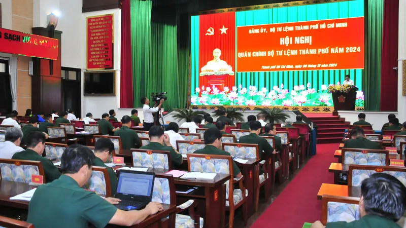 Xây dựng lực lượng vũ trang TPHCM vững mạnh, ngang tầm nhiệm vụ