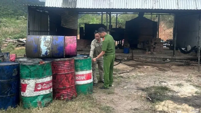 Cơ sở tái chế nhớt thải trái phép quy mô lớn ở Bình Thuận