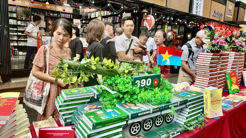 Khai mạc Tuần lễ sách về người lính tại Đường sách TPHCM 