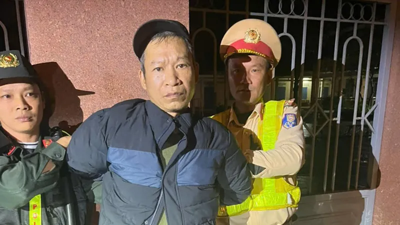 Đang bị giam giữ, xin đi khám bệnh rồi trốn khỏi công an