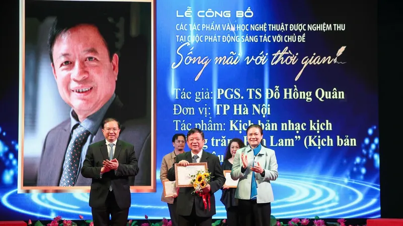 Vở nhạc kịch Vầng trăng Him Lam được vinh danh trong cuộc thi Sống mãi với thời gian. Ảnh NAM NGUYỄN
