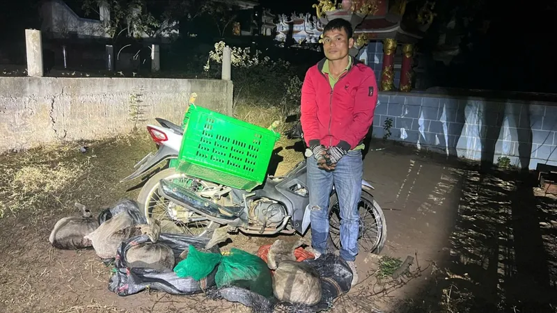 Đối tượng Hồ Văn Manh bị bắt cùng tang vật