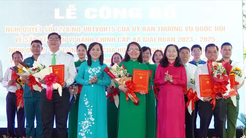 Nhanh chóng đưa hệ thống chính trị phường sau sáp nhập đi vào nền nếp