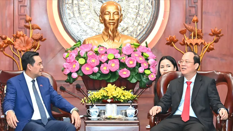 Tỉnh Champasak (Lào) mong muốn học tập kinh nghiệm quản lý của TPHCM