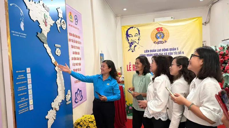 Ra mắt Không gian Văn hóa Hồ Chí Minh bằng 3 thứ tiếng Việt, Trung, Anh